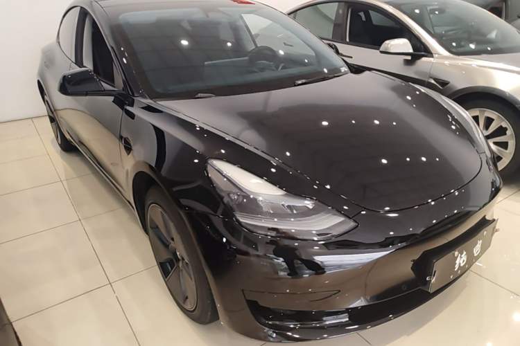 Used Tesla Model 3 2022 Rear-Wheel-Drive Version Front Right 45 Deg