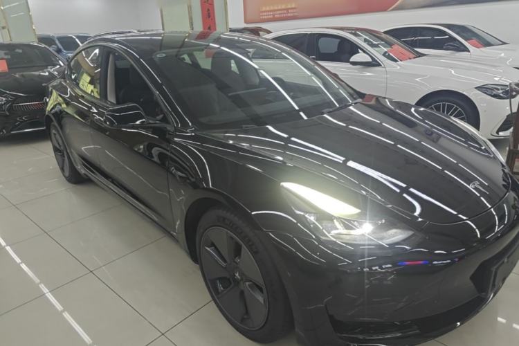 Used Tesla Model 3 2022 Rear-Wheel-Drive Version Front Right 45 Deg