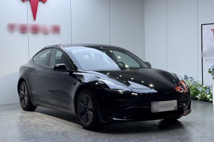 Used Tesla Model 3 2022 Rear-Wheel-Drive Version Front Right 45 Deg
