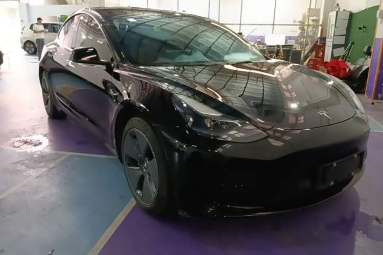 Used Tesla Model 3 2022 Rear-Wheel-Drive Version Front Right 45 Deg