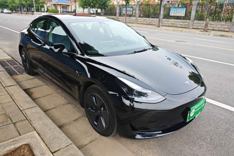 Used Tesla Model 3 2022 Rear-Wheel-Drive Version Front Right 45 Deg