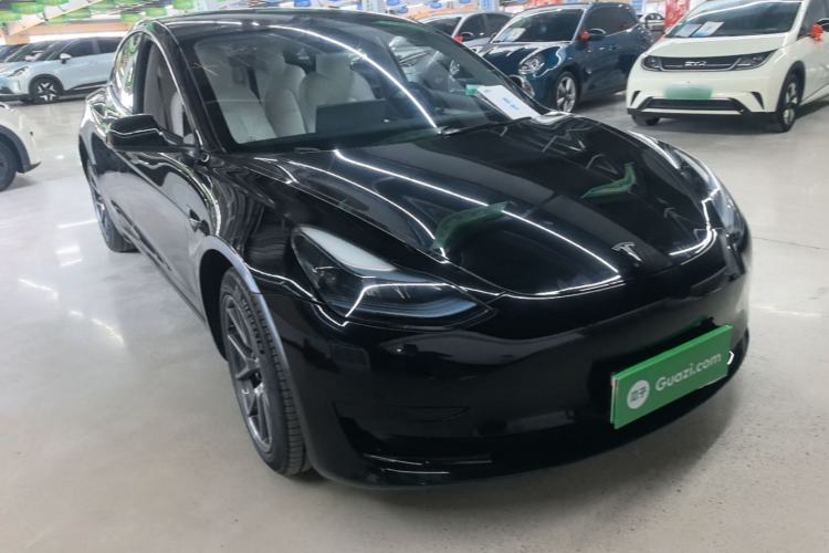 Used Tesla Model 3 2022 Rear-Wheel-Drive Version Front Right 45 Deg