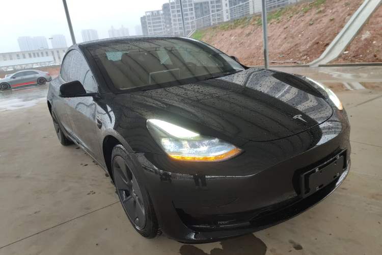 Used Tesla Model 3 2022 Rear-Wheel-Drive Version Front Right 45 Deg