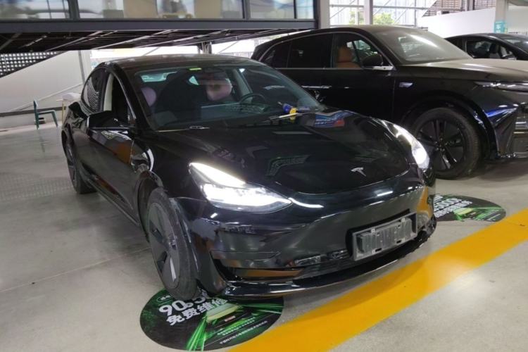 Used Tesla Model 3 2022 Rear-Wheel-Drive Version Front Right 45 Deg