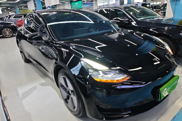 Used Tesla Model 3 2022 Rear-Wheel-Drive Version Front Right 45 Deg
