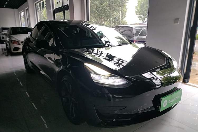 Used Tesla Model 3 2022 Rear-Wheel-Drive Version Front Right 45 Deg