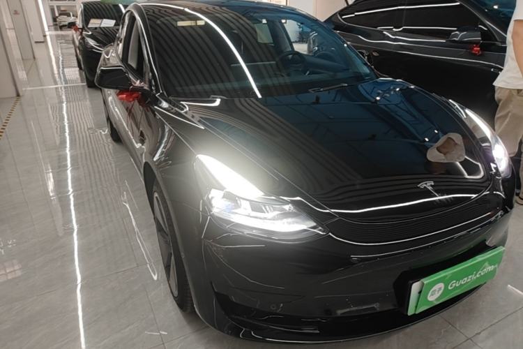 Used Tesla Model 3 2022 Rear-Wheel-Drive Version Front Right 45 Deg