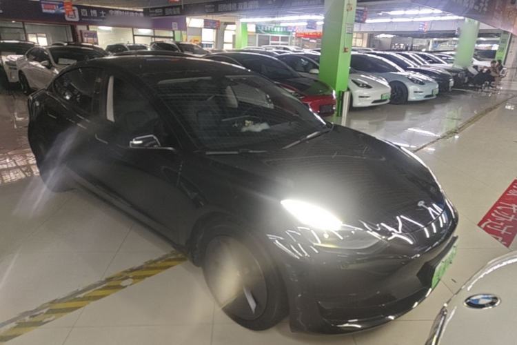 Used Tesla Model 3 2022 Rear-Wheel-Drive Version Front Right 45 Deg