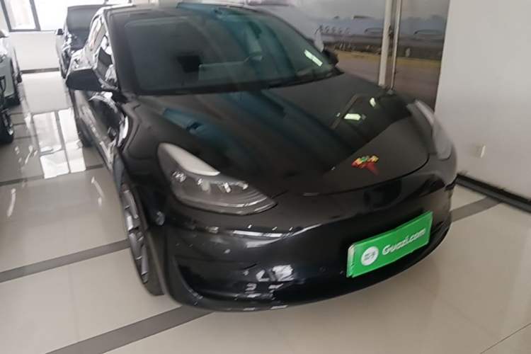 Used Tesla Model 3 2022 Rear-Wheel-Drive Version Front Right 45 Deg