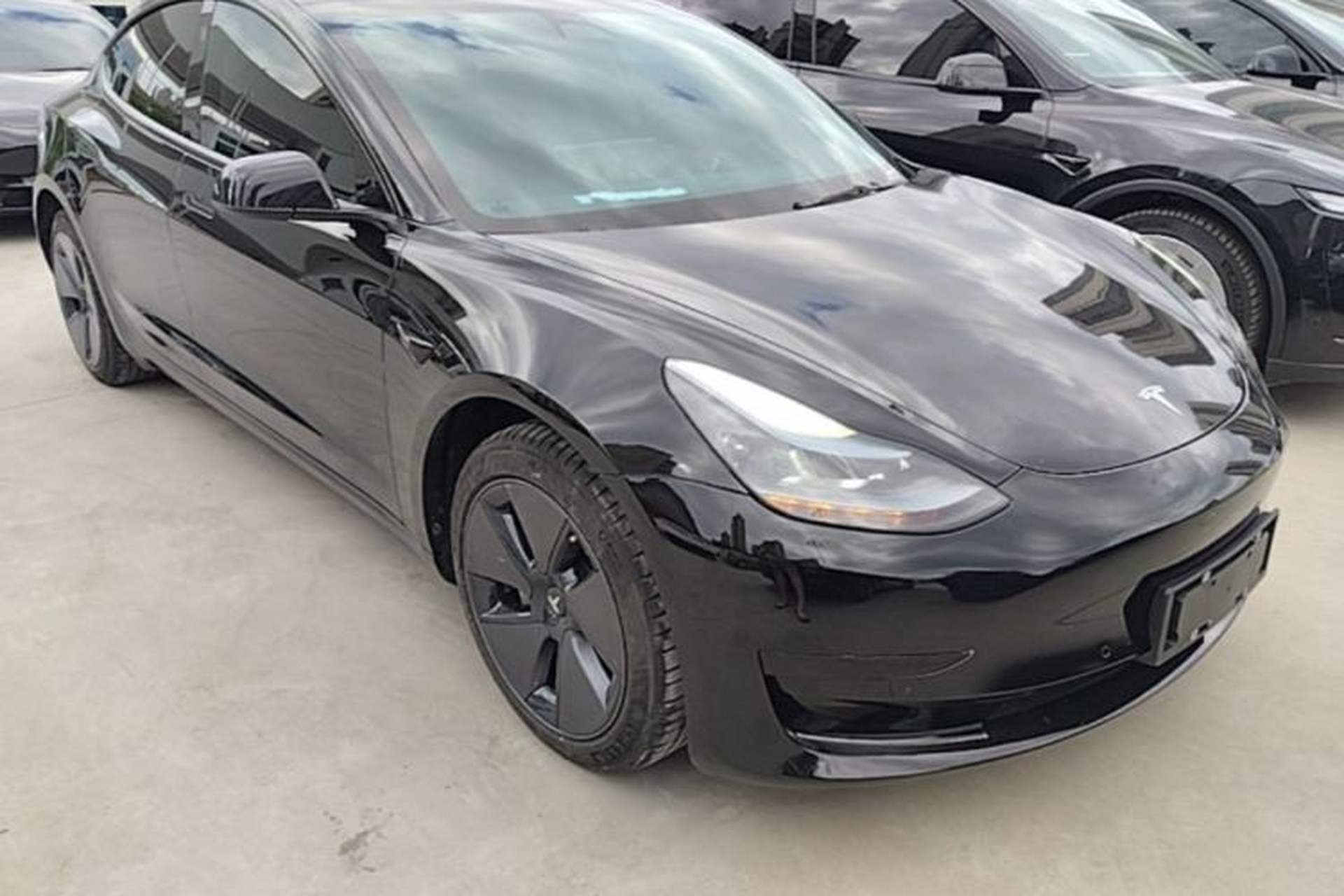 Used Tesla Model 3 2022 Rear-Wheel-Drive Version Front Right 45 Deg