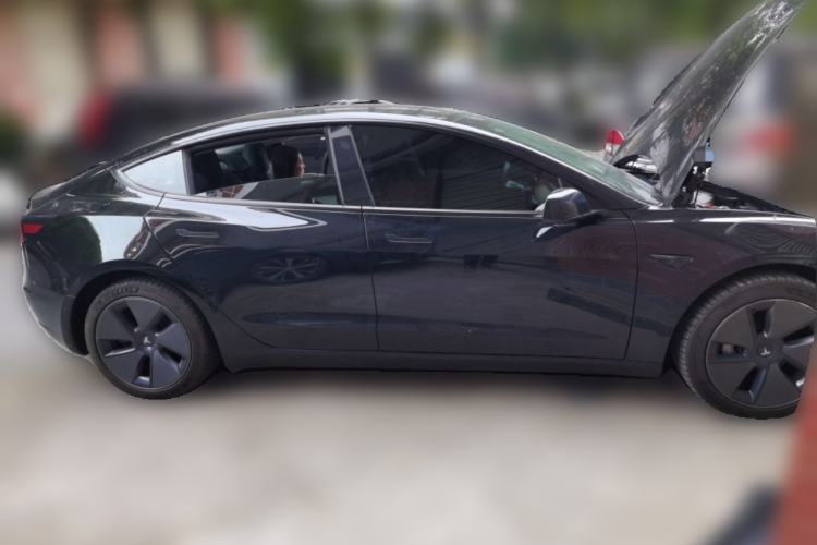 Used Tesla Model 3 2022 Rear-Wheel-Drive Version Front Right 45 Deg