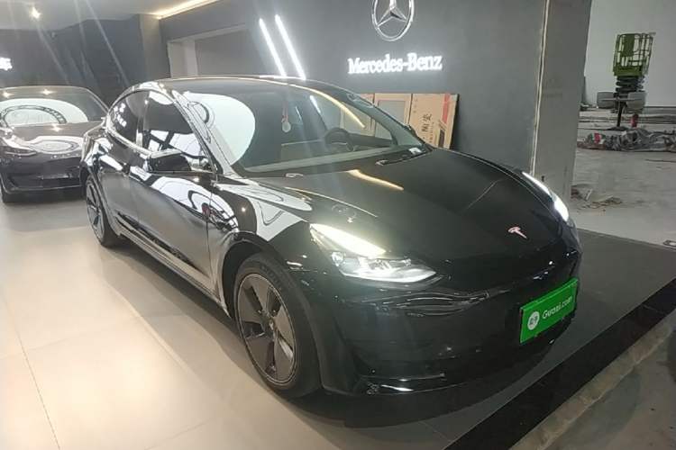 Used Tesla Model 3 2022 Rear-Wheel-Drive Version Front Right 45 Deg