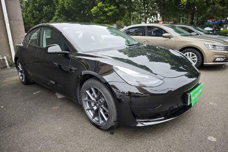 Used Tesla Model 3 2022 Rear-Wheel-Drive Version Front Right 45 Deg