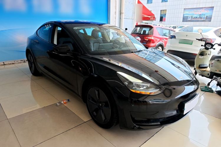 Used Tesla Model 3 2022 Rear-Wheel-Drive Version Front Right 45 Deg