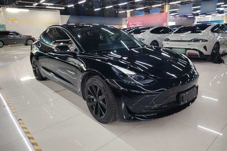 Used Tesla Model 3 2022 Rear-Wheel-Drive Version Front Right 45 Deg