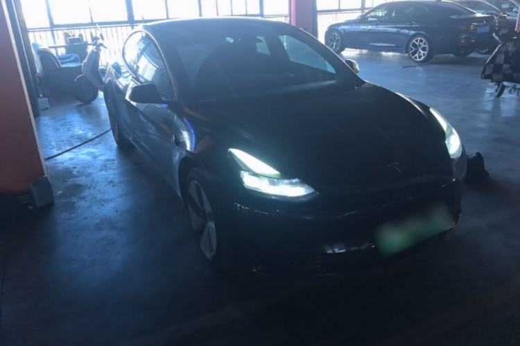 Used Tesla Model 3 2022 Rear-Wheel-Drive Version Front Right 45 Deg