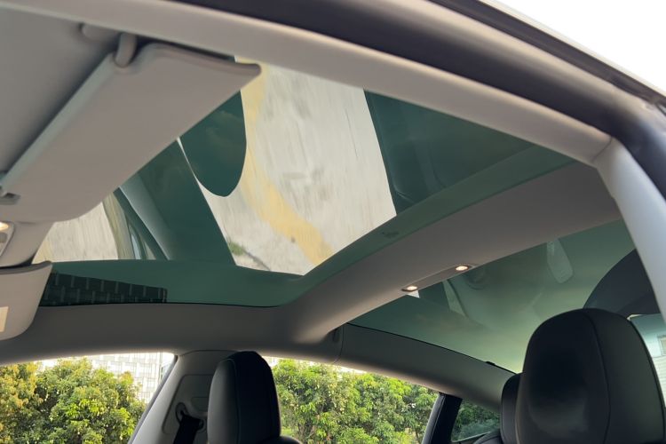Used Tesla Model 3 2022 Rear-Wheel-Drive Version Headliner