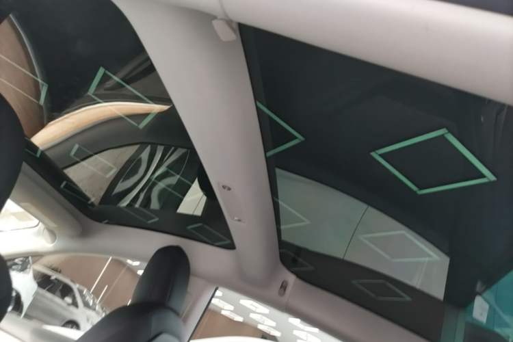 Used Tesla Model 3 2022 Rear-Wheel-Drive Version Headliner