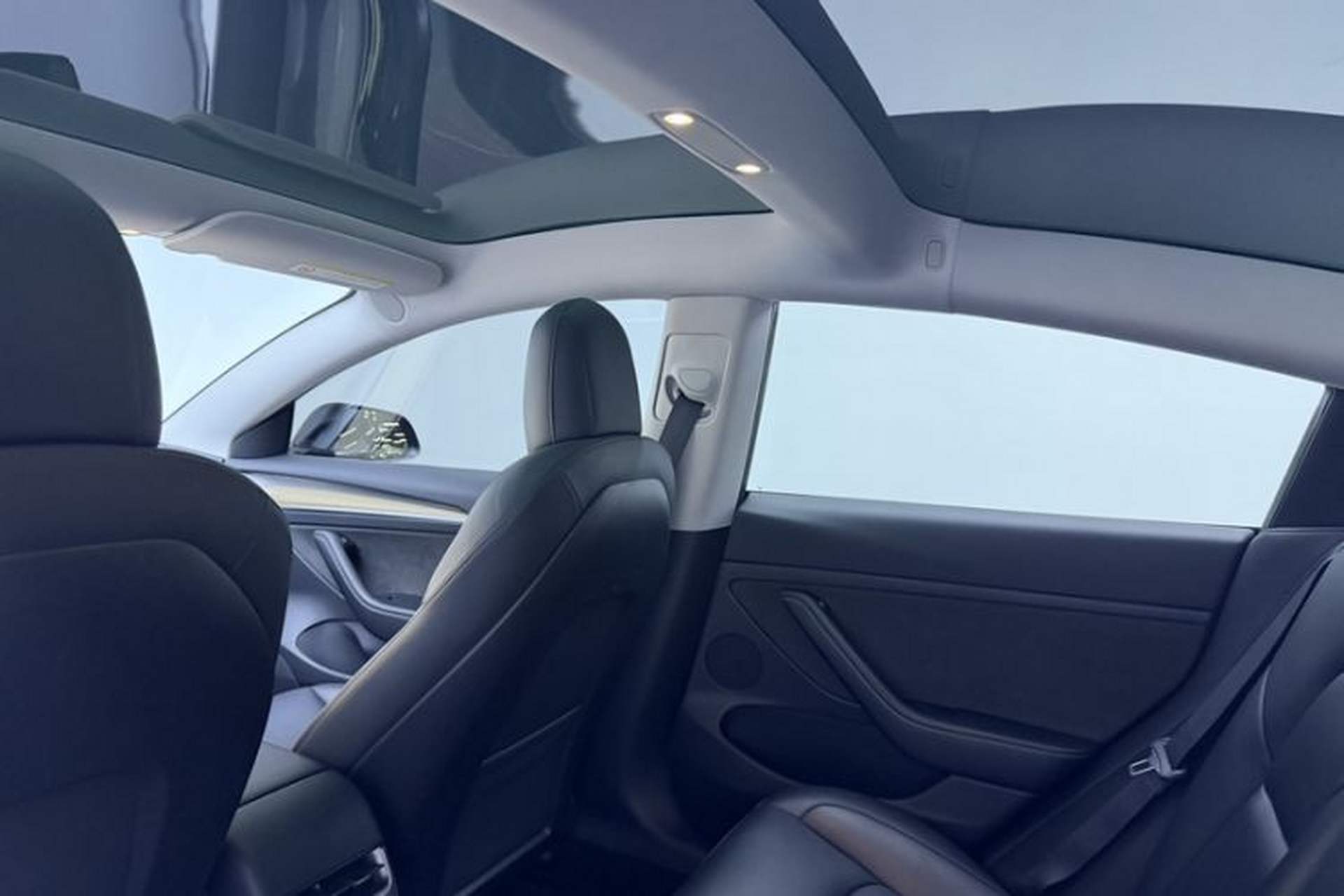 Used Tesla Model 3 2022 Rear-Wheel-Drive Version Headliner