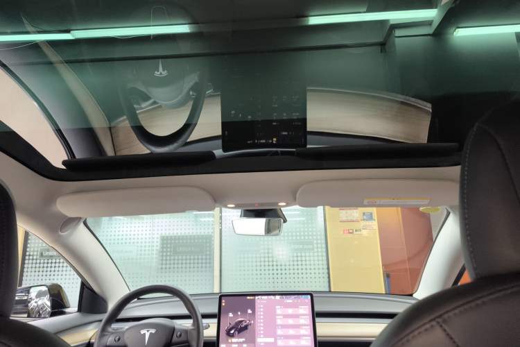 Used Tesla Model 3 2022 Rear-Wheel-Drive Version Headliner