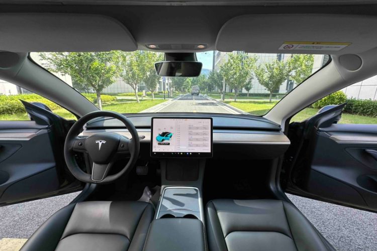 Used Tesla Model 3 2022 Rear-Wheel-Drive Version Headliner