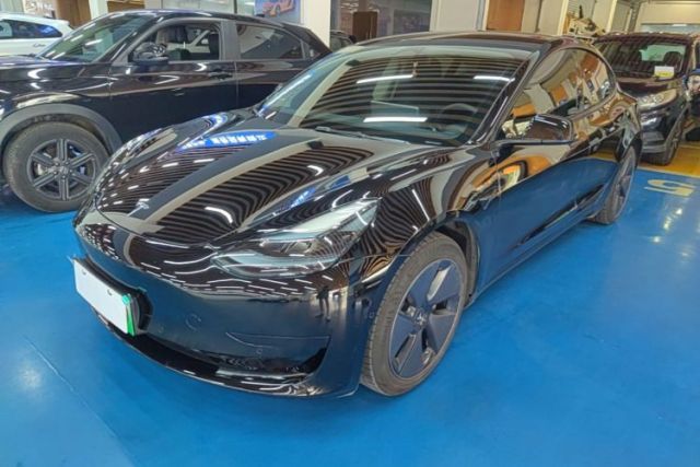 Ojetý Tesla Model 3 2022 Rear-Wheel-Drive Version