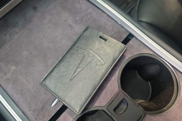 Used Tesla Model 3 2022 Rear-Wheel-Drive Version Interior 1