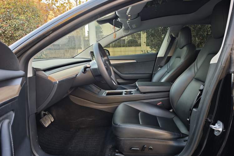 Used Tesla Model 3 2022 Rear-Wheel-Drive Version Interior 1