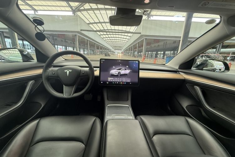 Used Tesla Model 3 2022 Rear-Wheel-Drive Version Interior 1