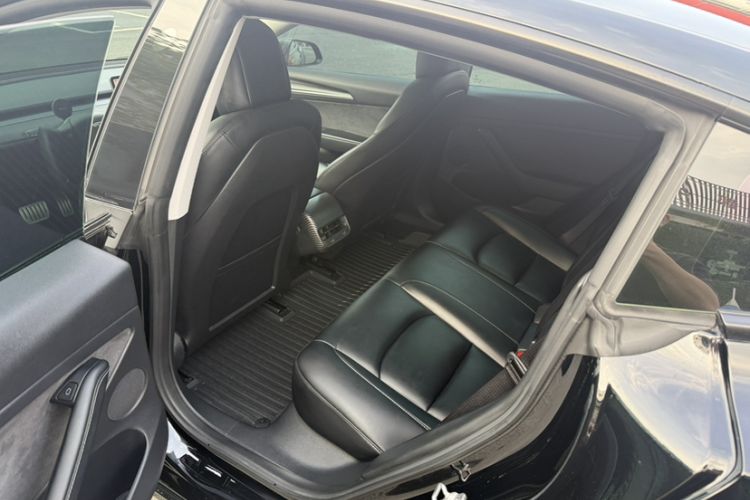 Used Tesla Model 3 2022 Performance High-Performance All-Wheel-Drive Version Interior 1