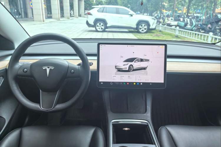 Used Tesla Model 3 2022 Rear-Wheel-Drive Version Interior 1