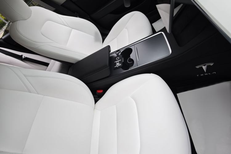 Used Tesla Model 3 2022 Rear-Wheel-Drive Version Interior 1