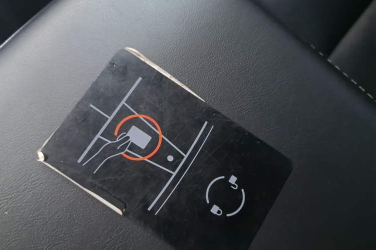 Used Tesla Model 3 2022 Rear-Wheel-Drive Version Interior 1