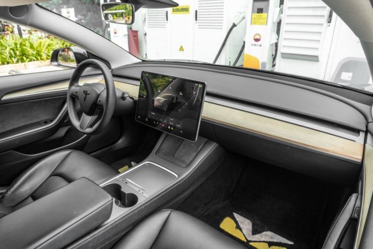 Used Tesla Model 3 2022 Rear-Wheel-Drive Version Interior 1