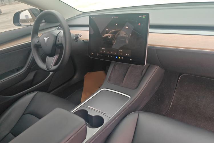 Used Tesla Model 3 2022 Rear-Wheel-Drive Version Interior 1