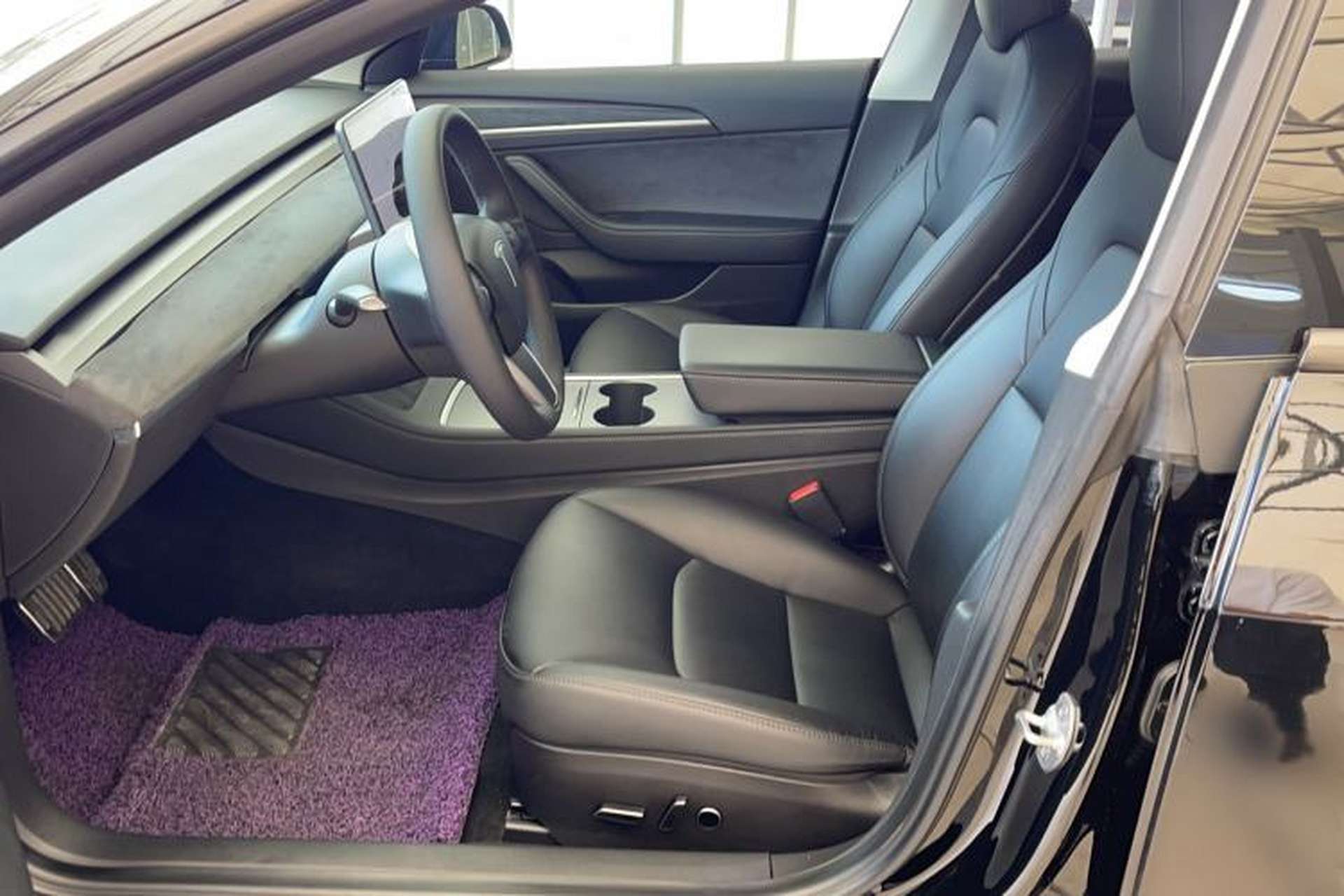 Used Tesla Model 3 2022 Rear-Wheel-Drive Version Interior 1