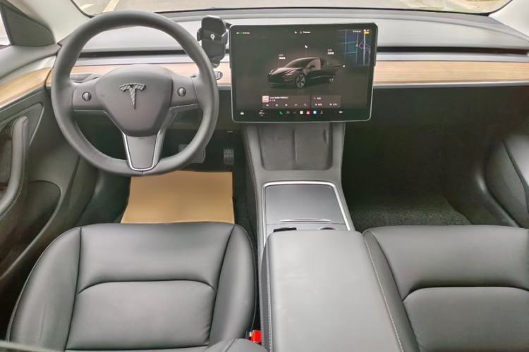 Used Tesla Model 3 2022 Rear-Wheel-Drive Version Interior 1