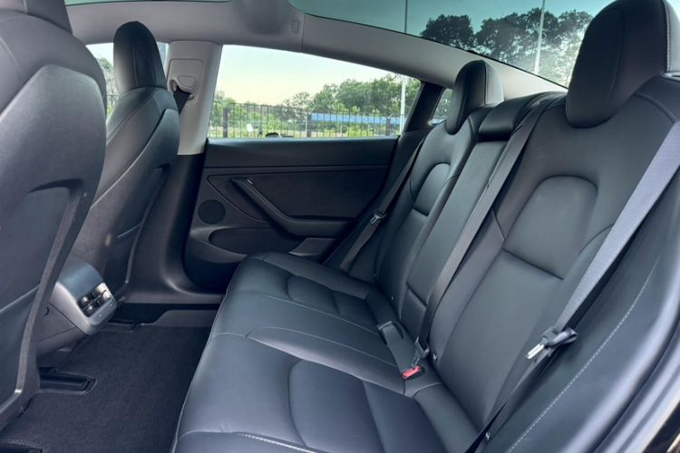 Used Tesla Model 3 2022 Rear-Wheel-Drive Version Interior 1