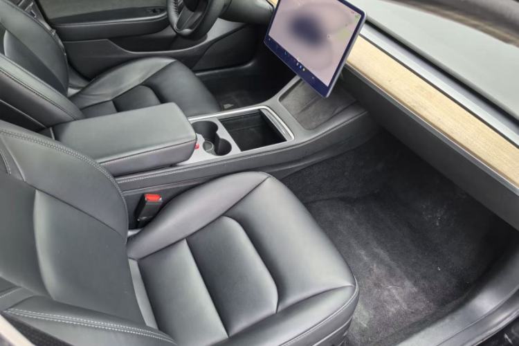 Used Tesla Model 3 2022 Rear-Wheel-Drive Version Interior 2