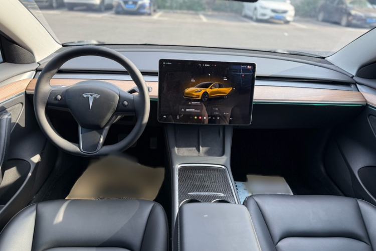 Used Tesla Model 3 2022 Rear-Wheel-Drive Version Interior 2