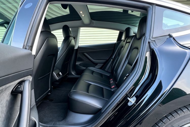 Used Tesla Model 3 2022 Rear-Wheel-Drive Version Interior 2