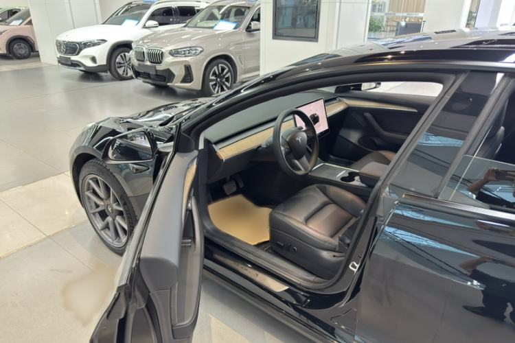 Used Tesla Model 3 2022 Rear-Wheel-Drive Version Interior 2