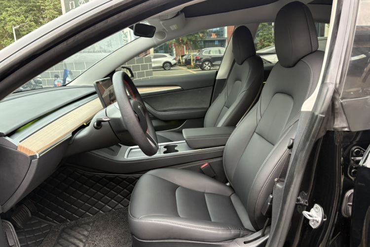 Used Tesla Model 3 2022 Rear-Wheel-Drive Version Interior 2