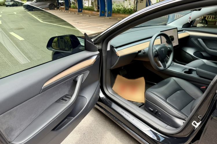 Used Tesla Model 3 2022 Rear-Wheel-Drive Version Interior 2