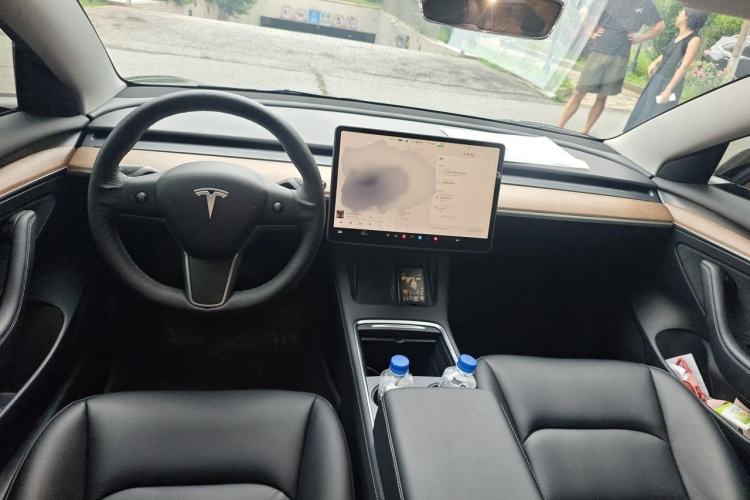 Used Tesla Model 3 2022 Rear-Wheel-Drive Version Interior 2
