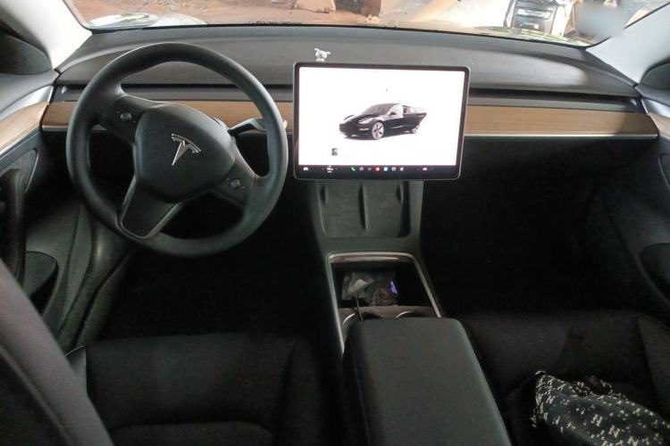 Used Tesla Model 3 2022 Rear-Wheel-Drive Version Interior 2