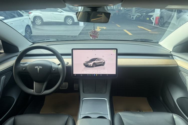 Used Tesla Model 3 2022 Performance High-Performance All-Wheel-Drive Version Interior 2