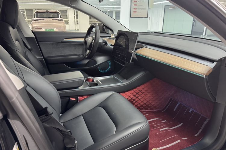 Used Tesla Model 3 2022 Rear-Wheel-Drive Version Interior 2