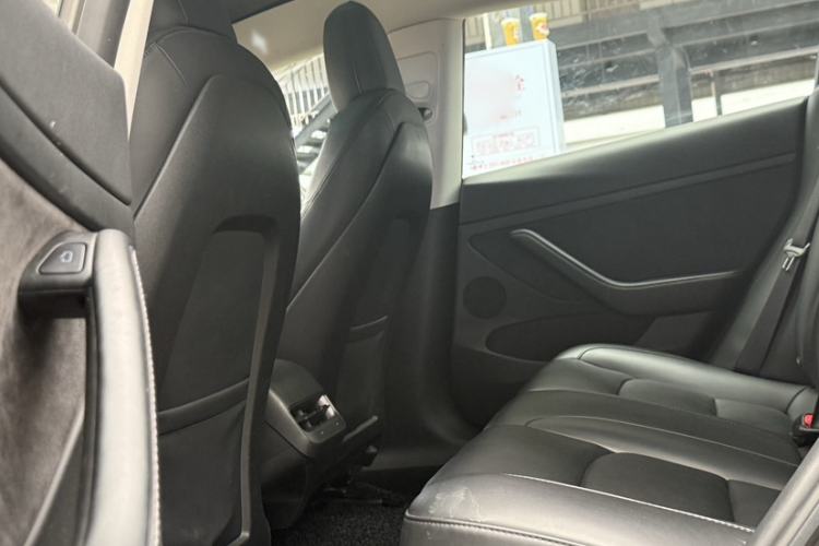 Used Tesla Model 3 2022 Rear-Wheel-Drive Version Interior 2