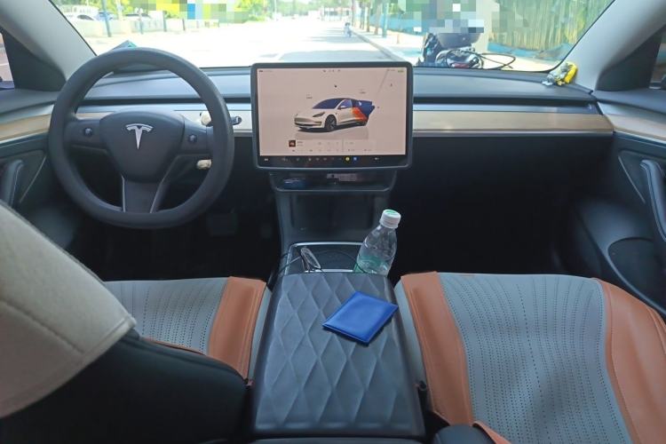 Used Tesla Model 3 2022 Rear-Wheel-Drive Version Interior 2